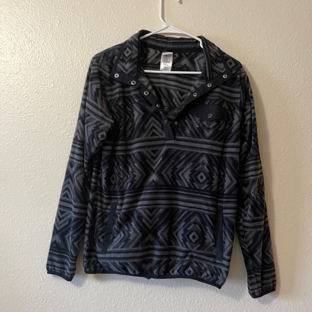 Cinch fleece pullover